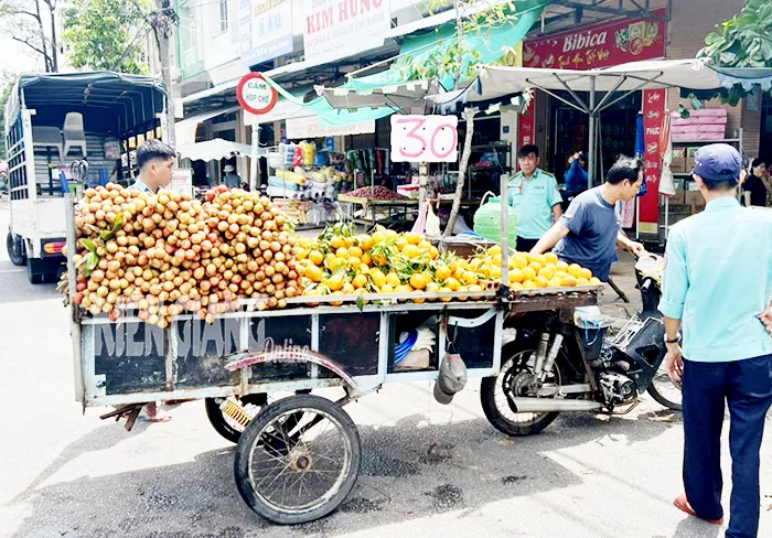 TP. Rạch Giá ra quân xử lý xe ba, bốn bánh tự sản xuất vi phạm